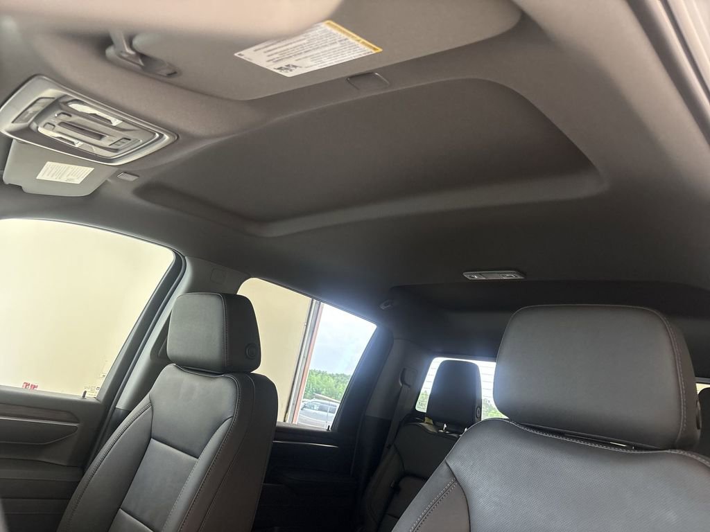 New 2026 GMC Sierra 3500 SLT w/ SLT Convenience Package image 19