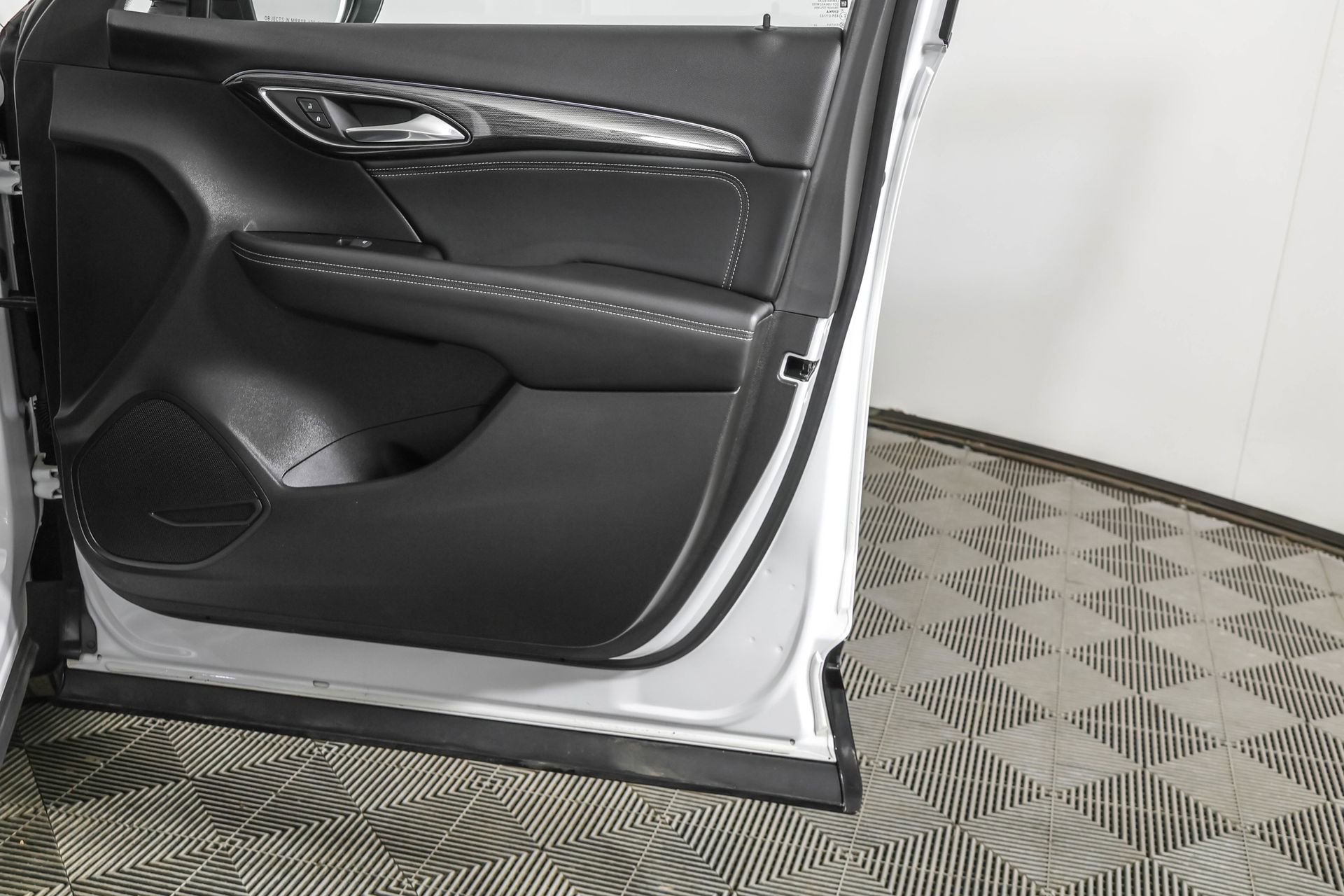 Used 2023 Buick Envision Essence w/ Sport Touring Package image 49