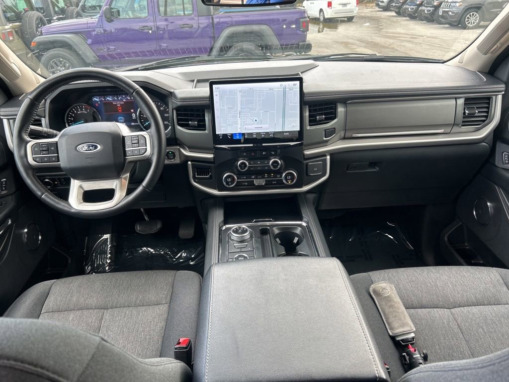 Used 2024 Ford Expedition XLT image 33
