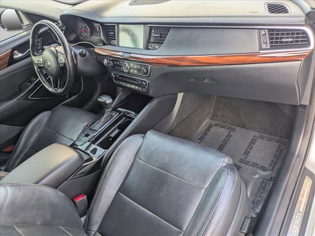 Used 2017 Kia Cadenza Technology image 24