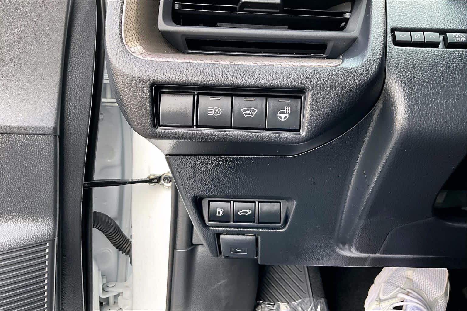Used 2024 Toyota Prius Limited FWD image 32