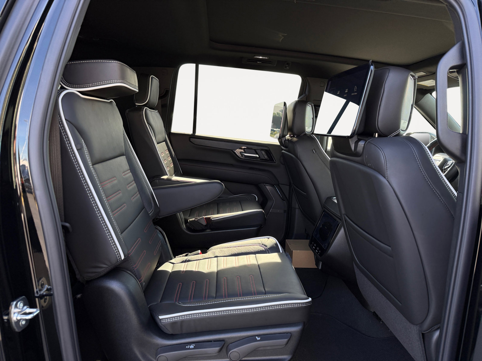 New 2026 GMC Yukon XL AT4 Ultimate image 18