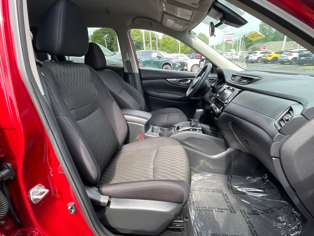 Used 2019 Nissan Rogue SV AWD/4WD image 18
