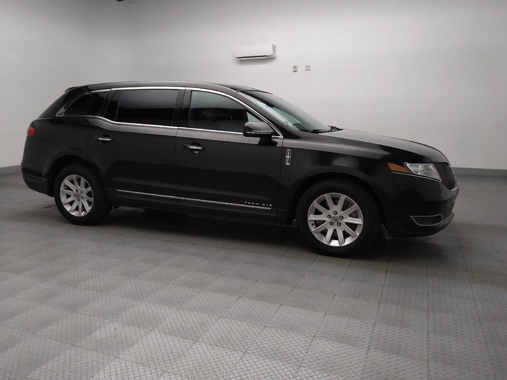 Used 2015 Lincoln MKT AWD image 11