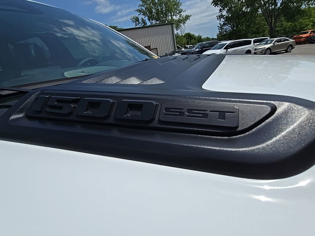 Used 2025 RAM 1500 Laramie AWD/4WD image 14