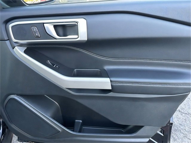 Used 2024 Ford Explorer XLT image 24