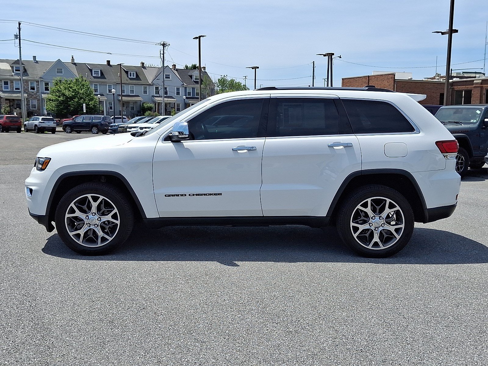 Used 2021 Jeep Grand Cherokee Limited w/ Premium Lighting Group AWD/4WD image 4