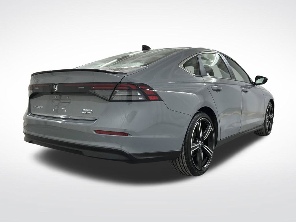 Used 2025 Honda Accord Sport image 3