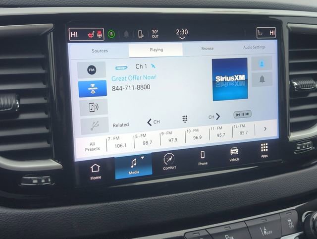 Used 2024 Chrysler Pacifica Touring-L image 17