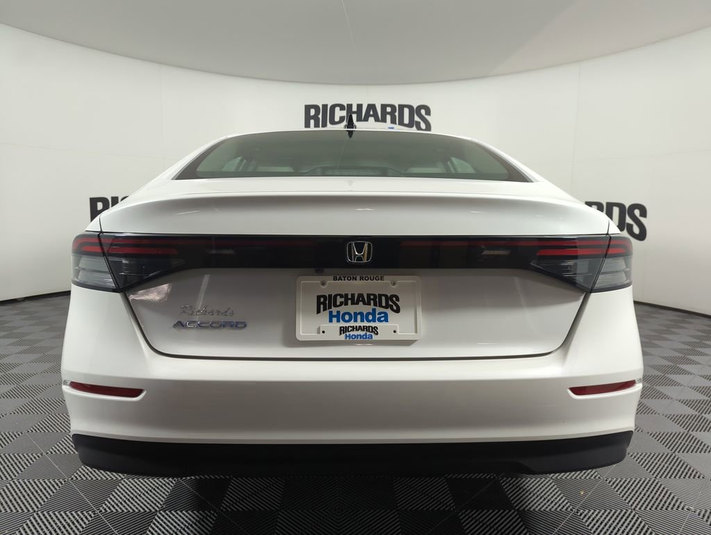 Certified 2025 Honda Accord SE image 5