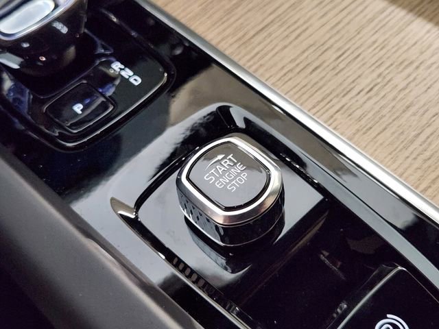 New 2026 Volvo XC60 B5 Plus w/ Protection Package Premier image 20