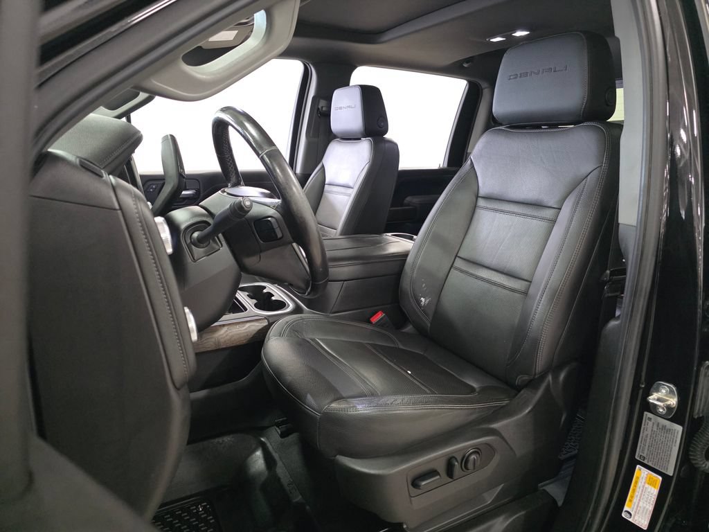 Used 2023 GMC Sierra 3500 Denali w/ Denali Black Diamond Edition AWD/4WD image 9