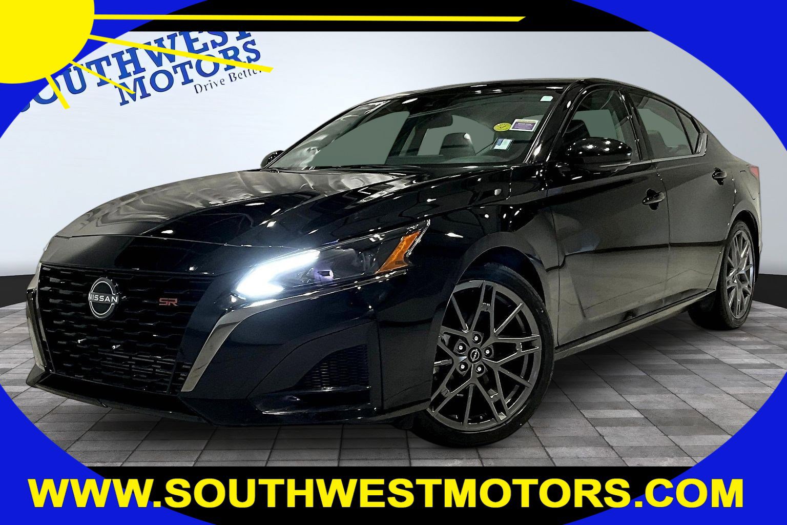 Used 2024 Nissan Altima 2.0 SR FWD image 1