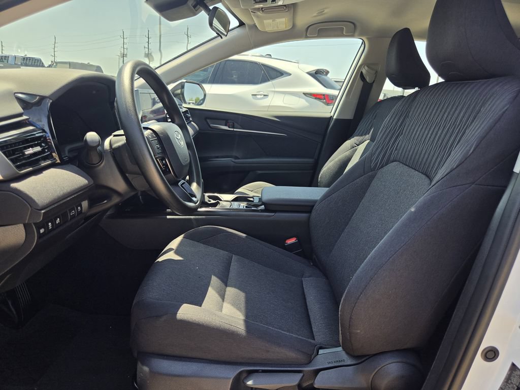 Used 2026 Toyota Camry LE FWD image 27