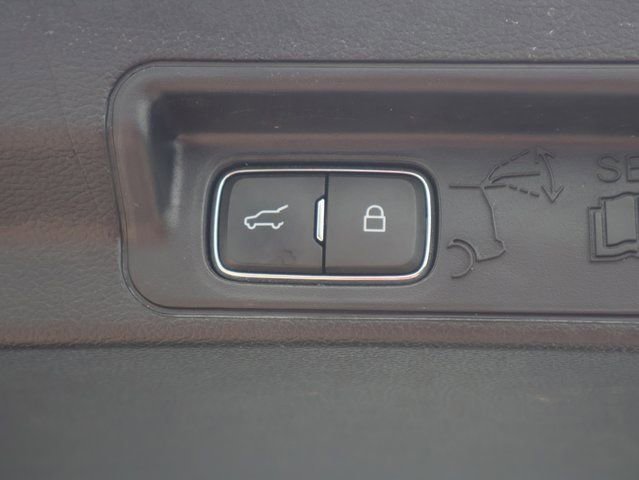 Used 2021 Ford Explorer Limited w/ Hybrid Equipment Group 310A AWD/4WD image 18