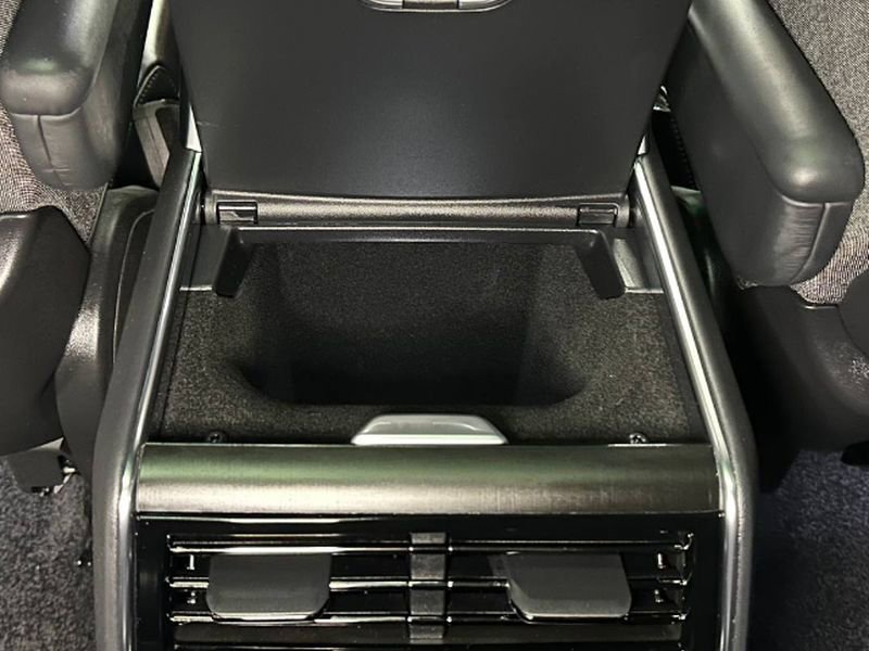Used 2023 Land Rover Range Rover SV AWD/4WD image 37
