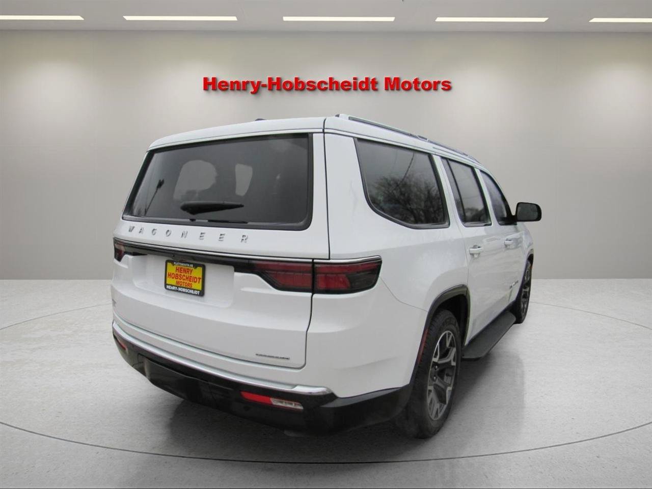 Used 2024 Jeep Wagoneer Series III AWD/4WD image 12