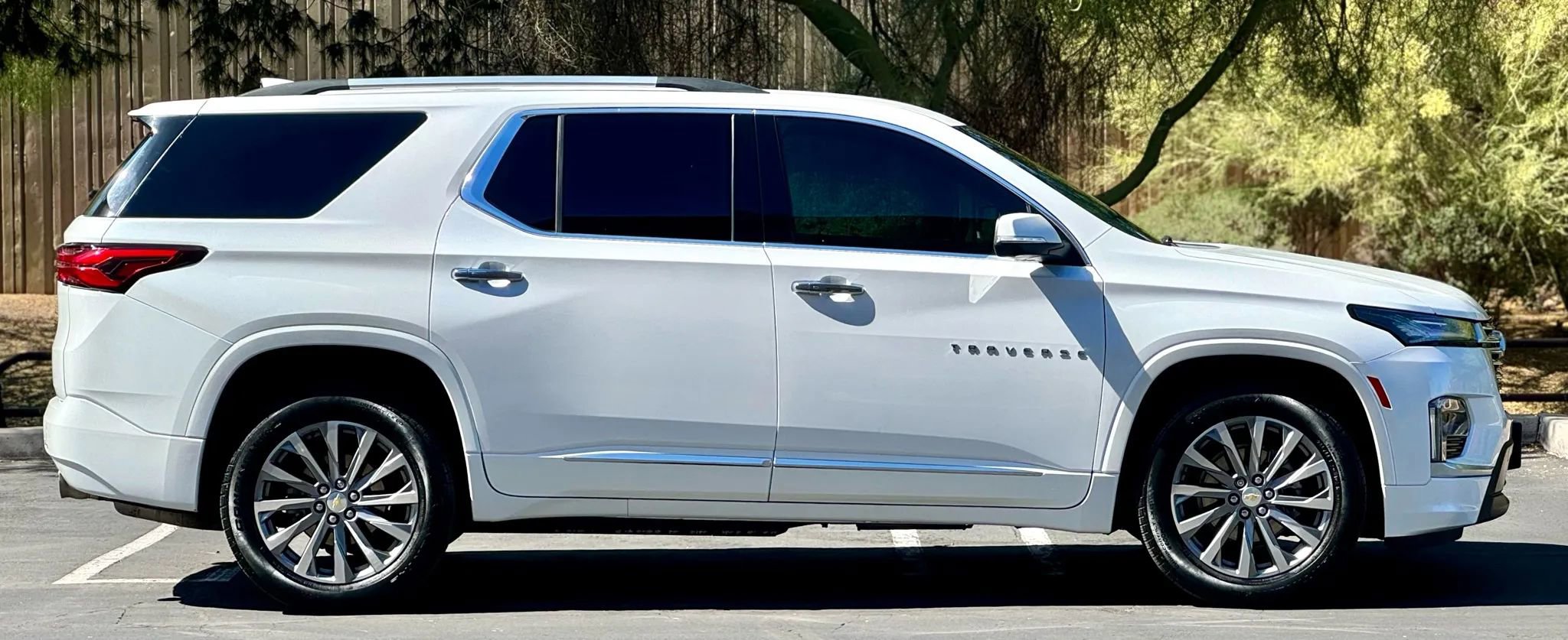 Used 2023 Chevrolet Traverse Premier image 4