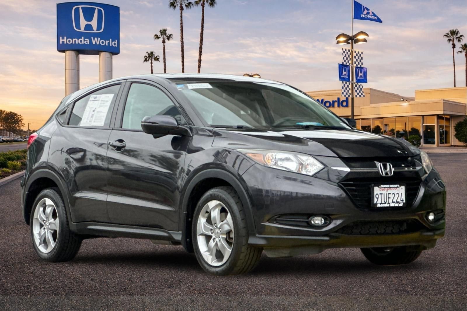 Used 2017 Honda HR-V EX image 2