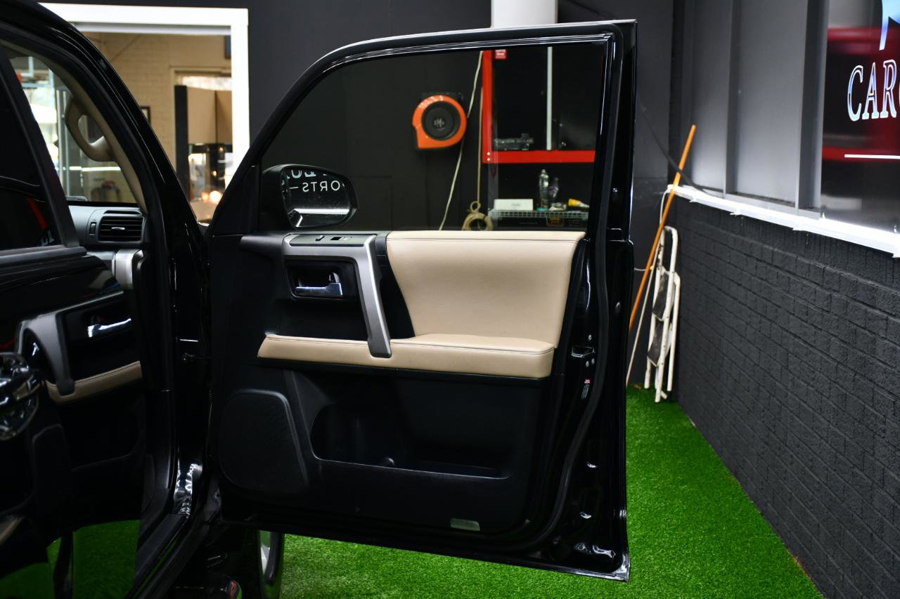 Used 2015 Toyota 4Runner SR5 image 34