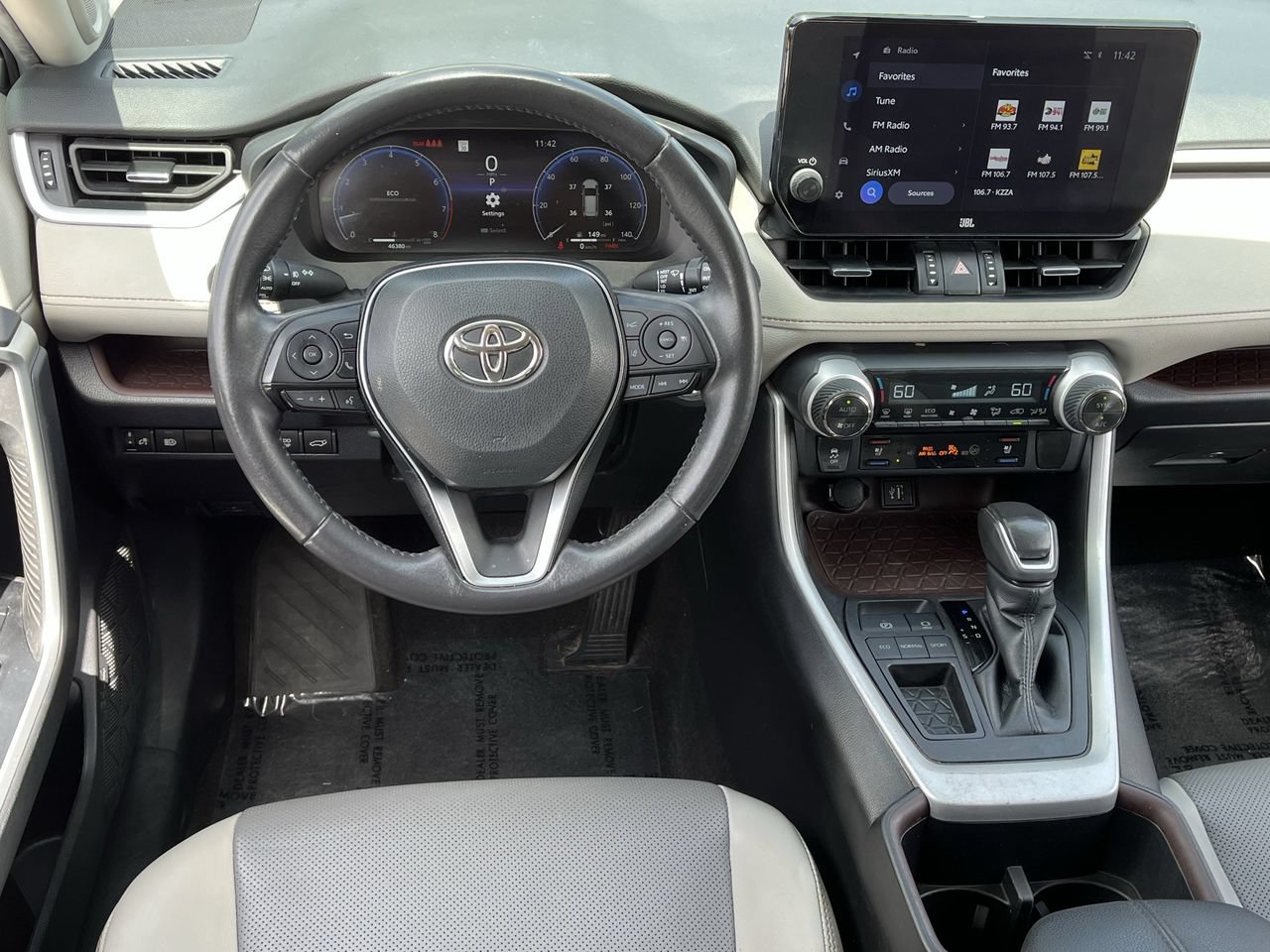 Used 2023 Toyota RAV4 Limited FWD image 10