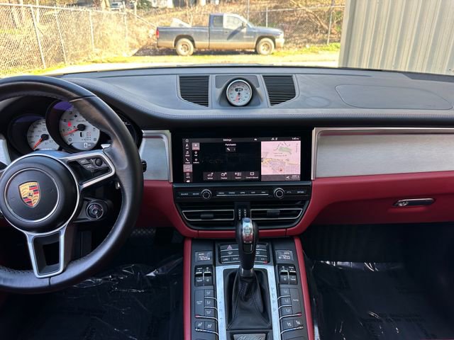Used 2021 Porsche Macan Turbo image 19