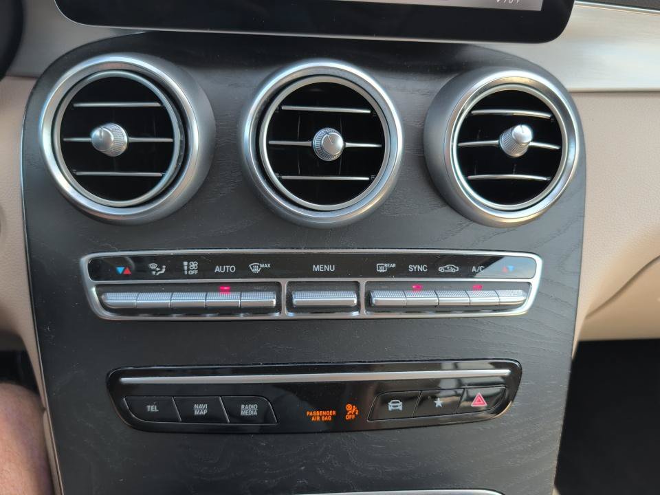 Used 2020 Mercedes-Benz GLC 300 4MATIC image 22