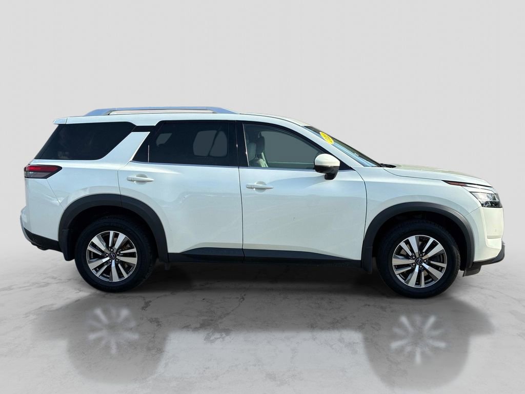 Certified 2022 Nissan Pathfinder SL AWD/4WD image 3