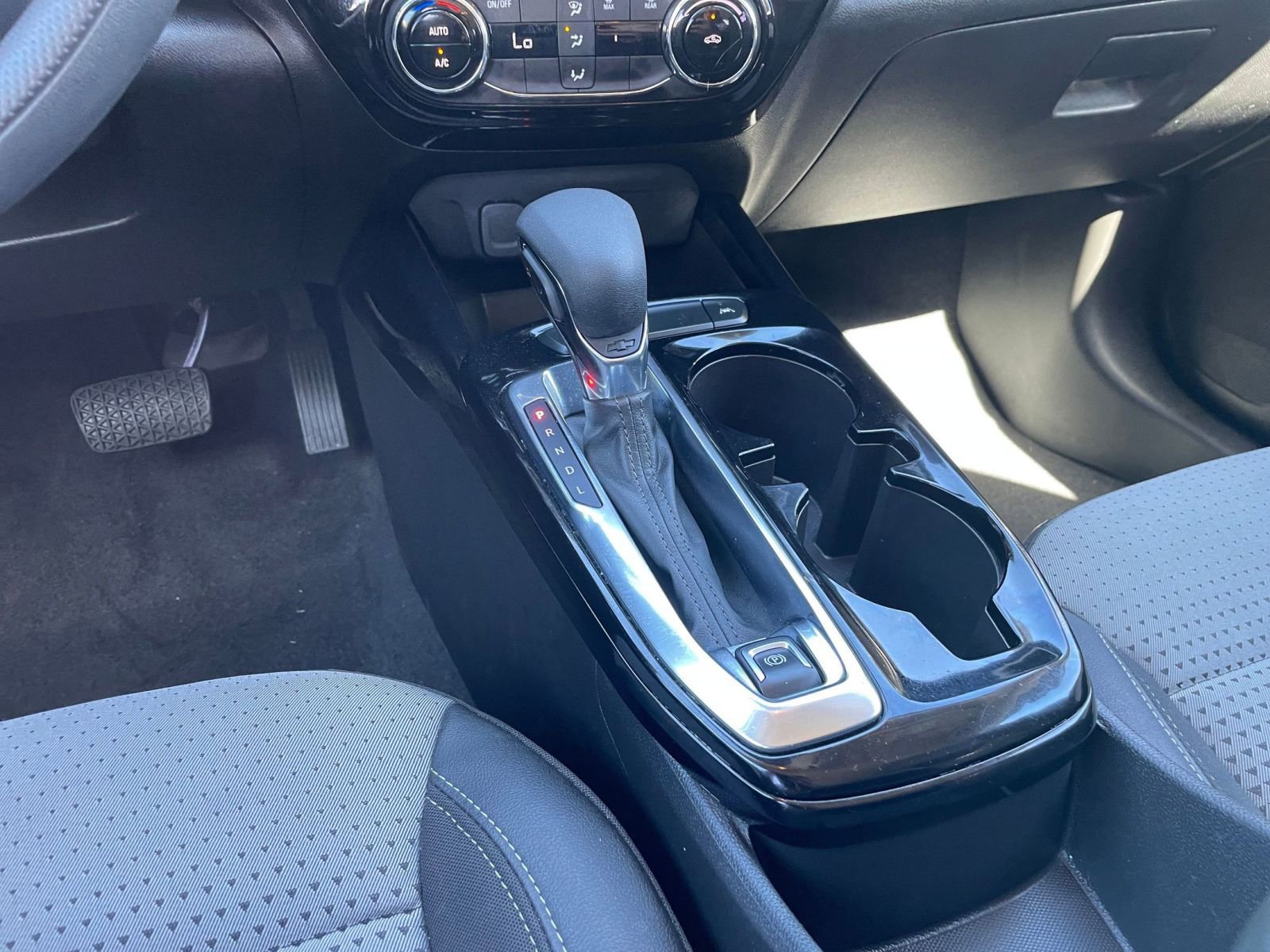 Used 2025 Chevrolet Trax LT image 40