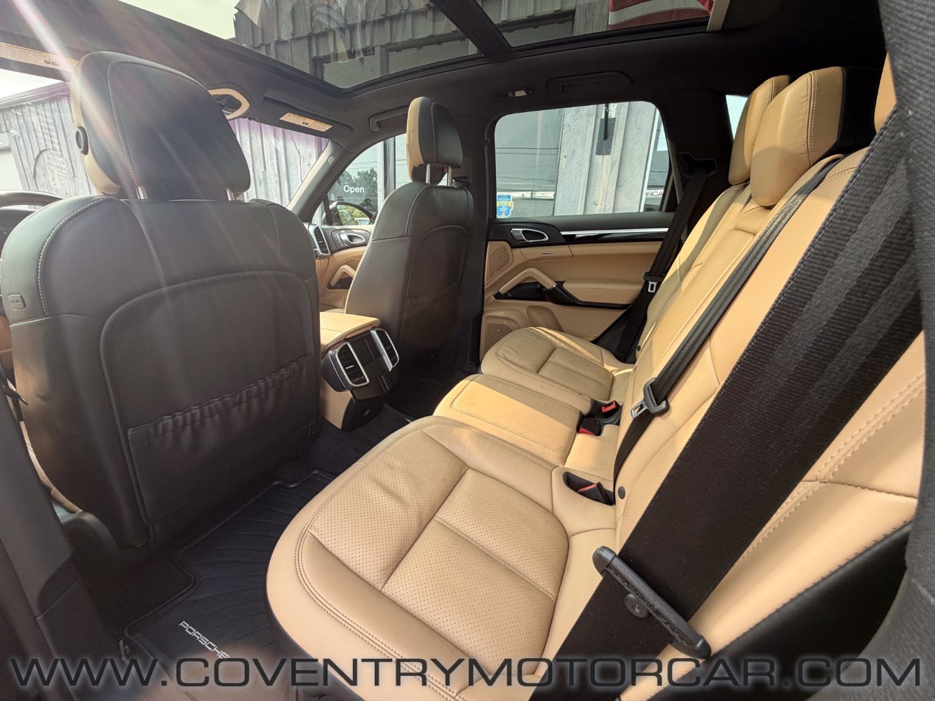 Used 2018 Porsche Cayenne Platinum Edition AWD/4WD image 36