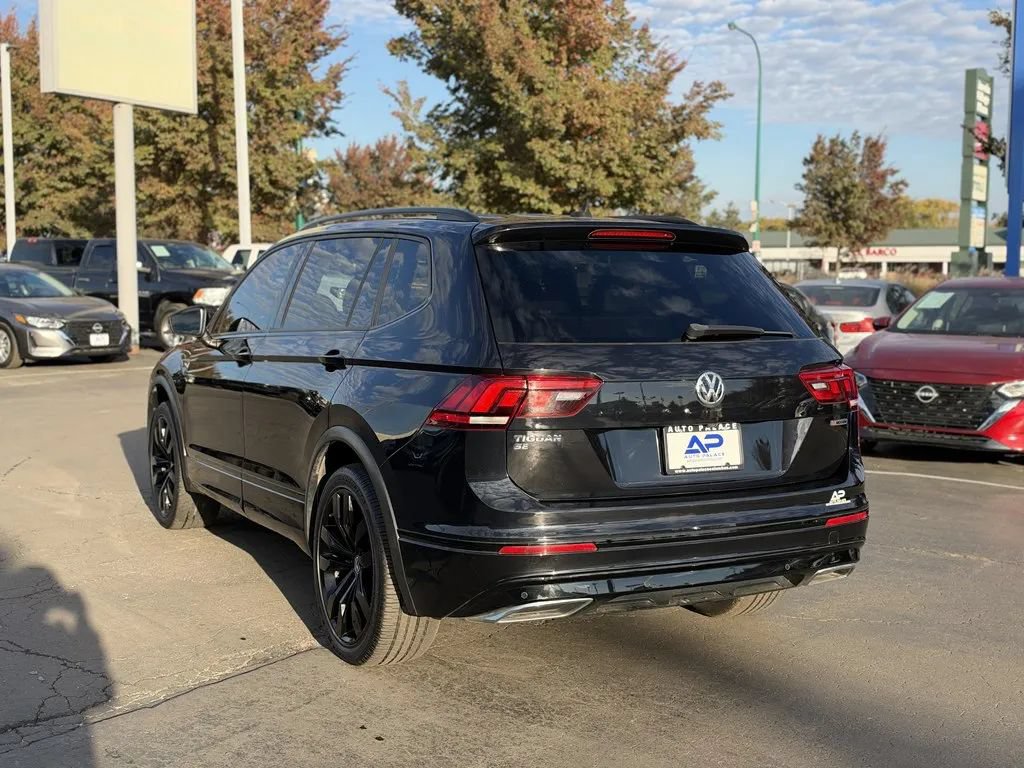 Used 2020 Volkswagen Tiguan SE R-Line AWD/4WD image 4