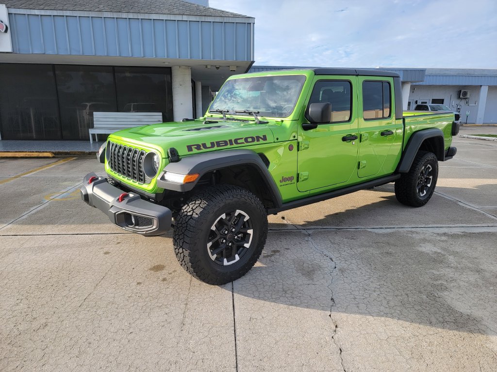 Used 2026 Jeep Gladiator Rubicon w/ Safety Group AWD/4WD image 1