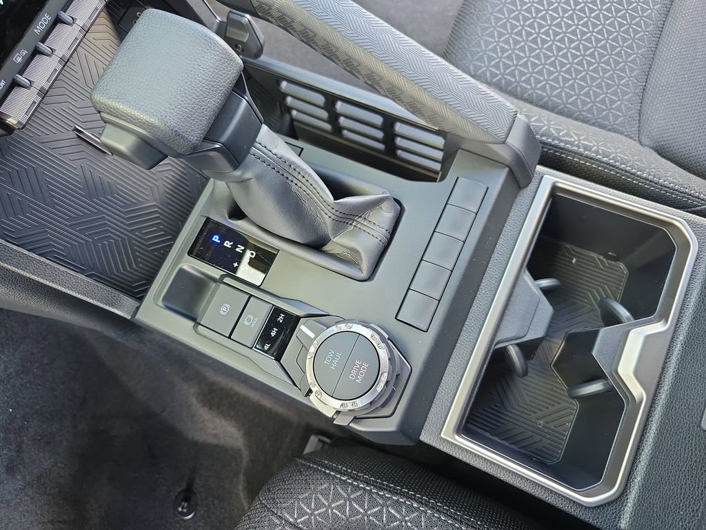 Used 2025 Toyota 4Runner SR5 AWD/4WD image 24