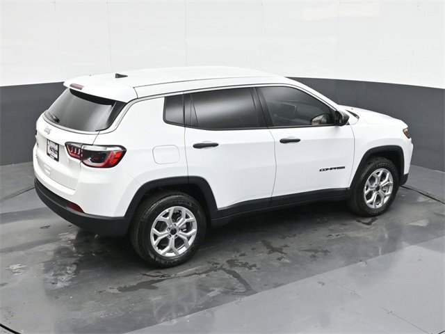 Used 2025 Jeep Compass Sport image 29
