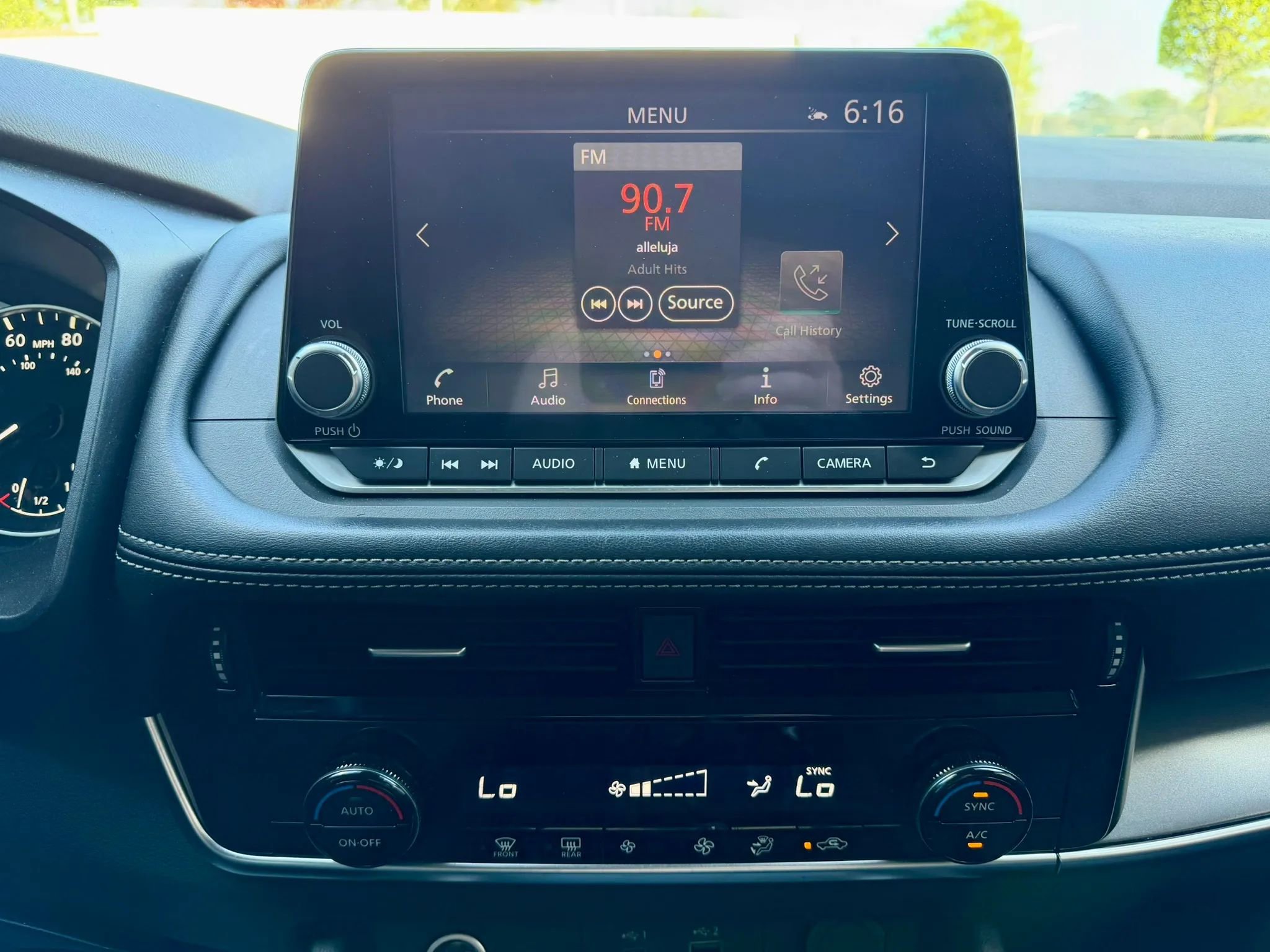 Used 2021 Nissan Rogue SV FWD image 26