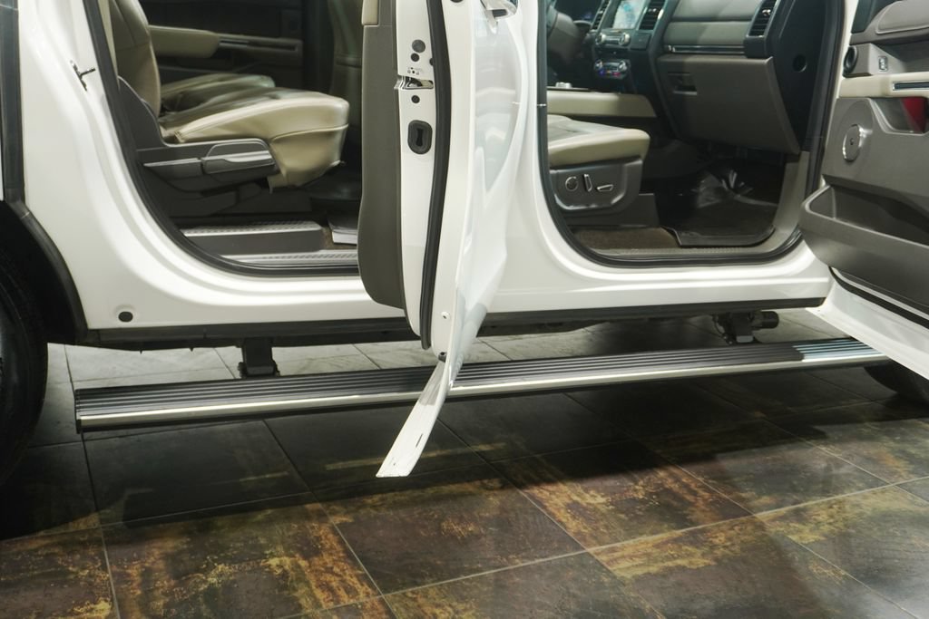 Used 2018 Ford Expedition Max Limited w/ Equipment Group 301A AWD/4WD image 20