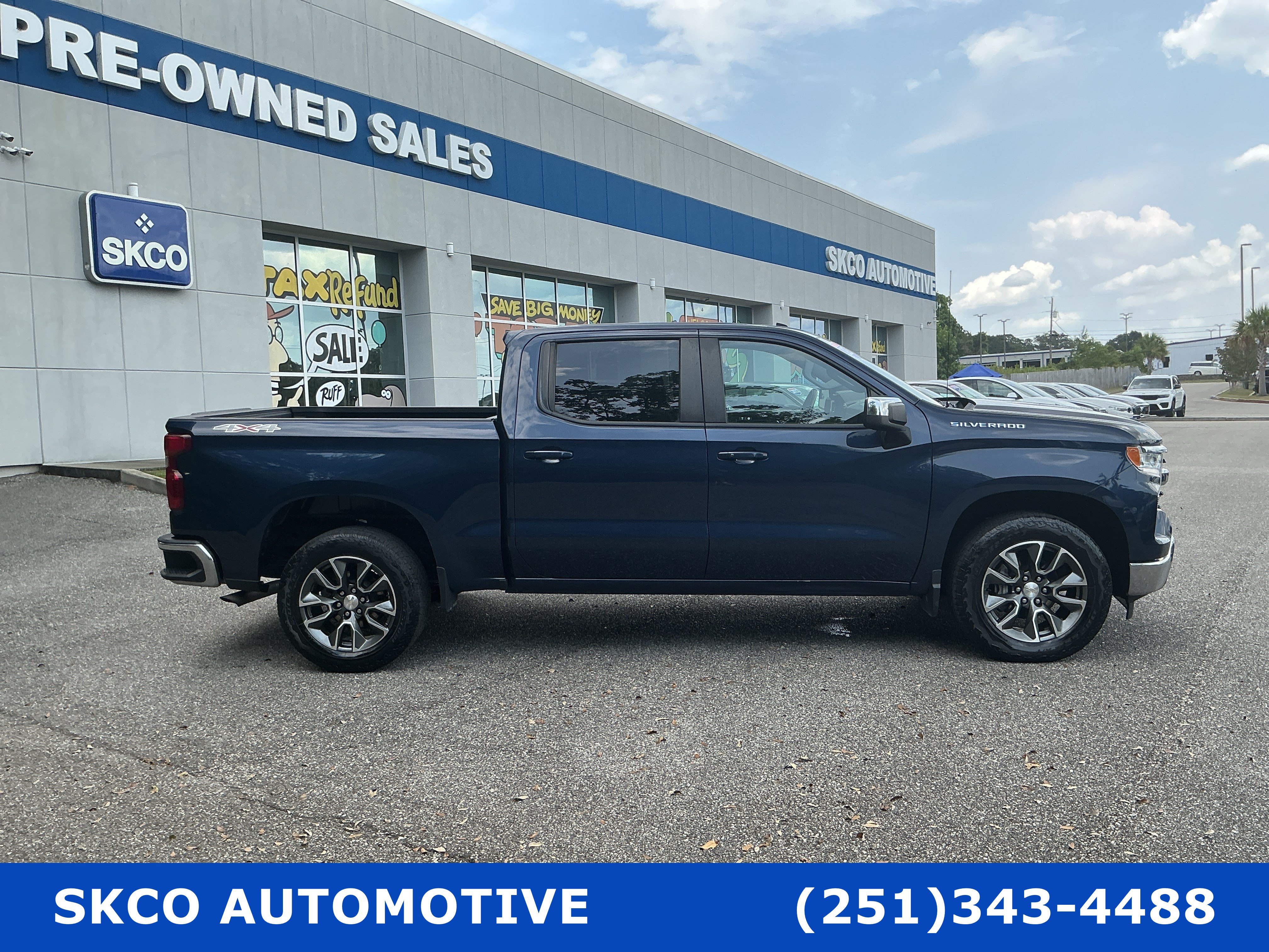 Used 2023 Chevrolet Silverado 1500 LT AWD/4WD image 6