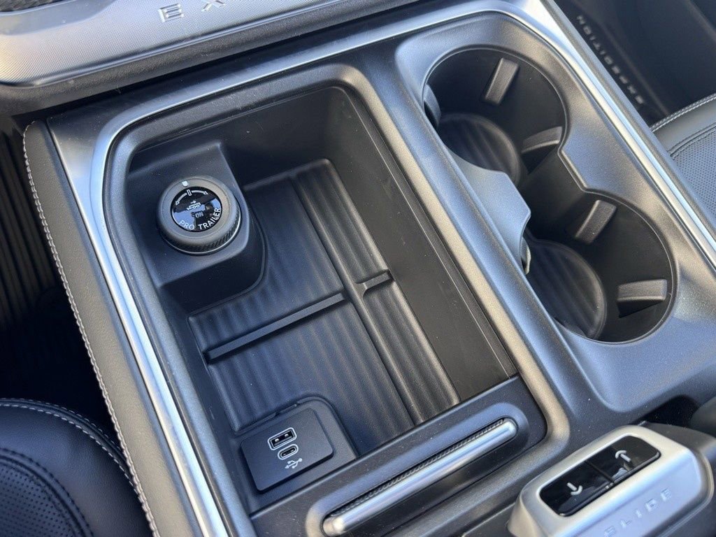 New 2026 Ford Expedition Platinum w/ Stealth Performance Package image 42