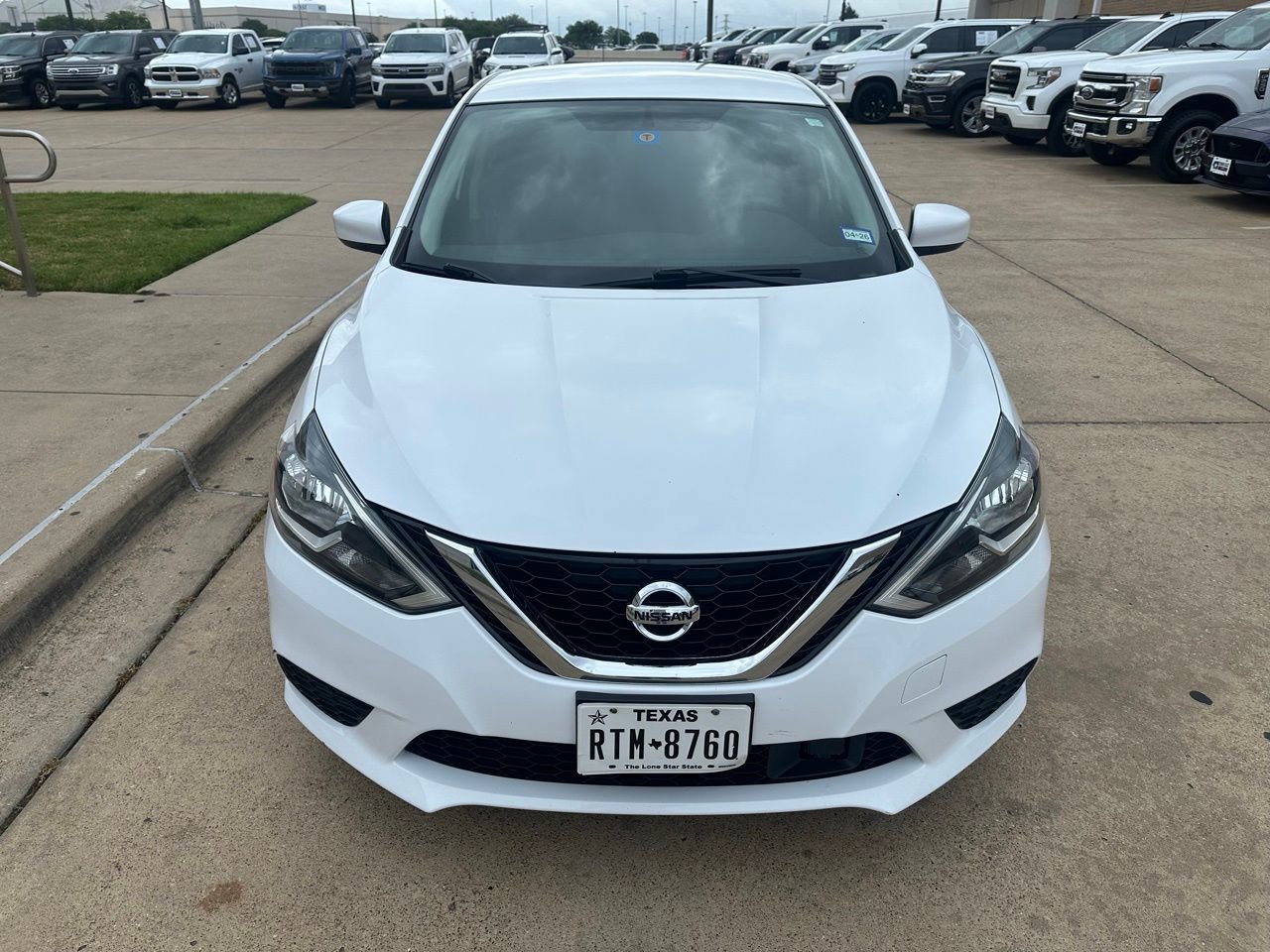 Used 2019 Nissan Sentra S image 2