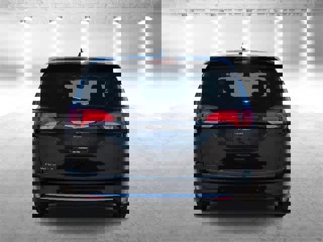 Used 2020 Chrysler Pacifica Touring image 7