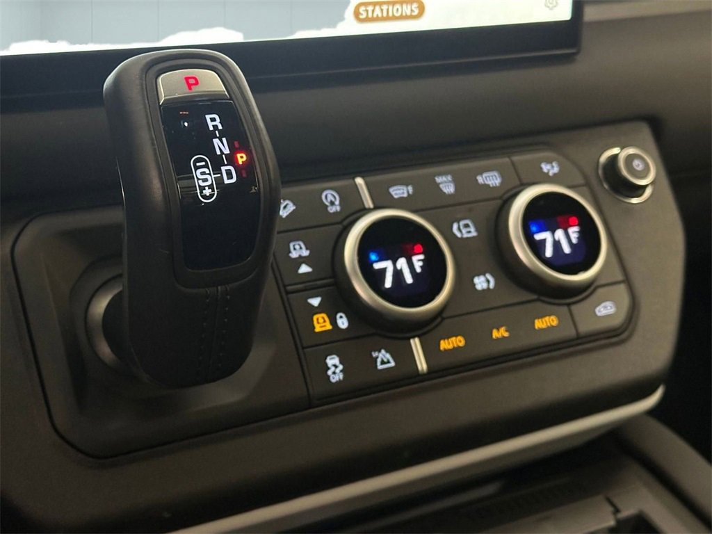 Used 2024 Land Rover Defender 130 S image 25