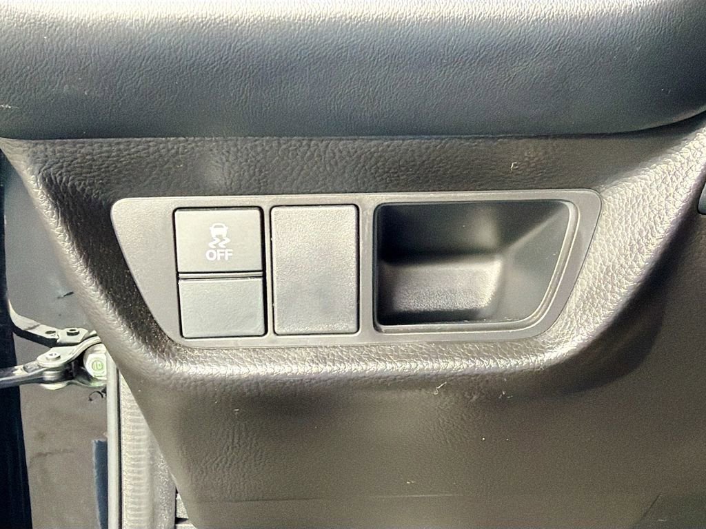 Used 2025 Honda HR-V LX image 21