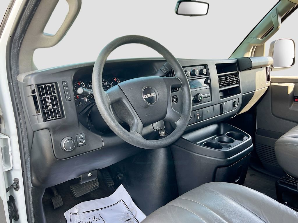 Used 2017 GMC Savana 2500 RWD image 9