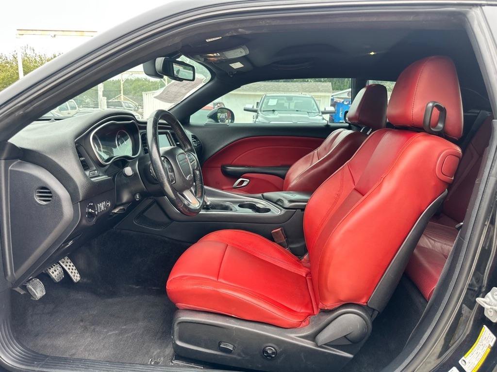 Used 2015 Dodge Challenger R/T Plus RWD image 23