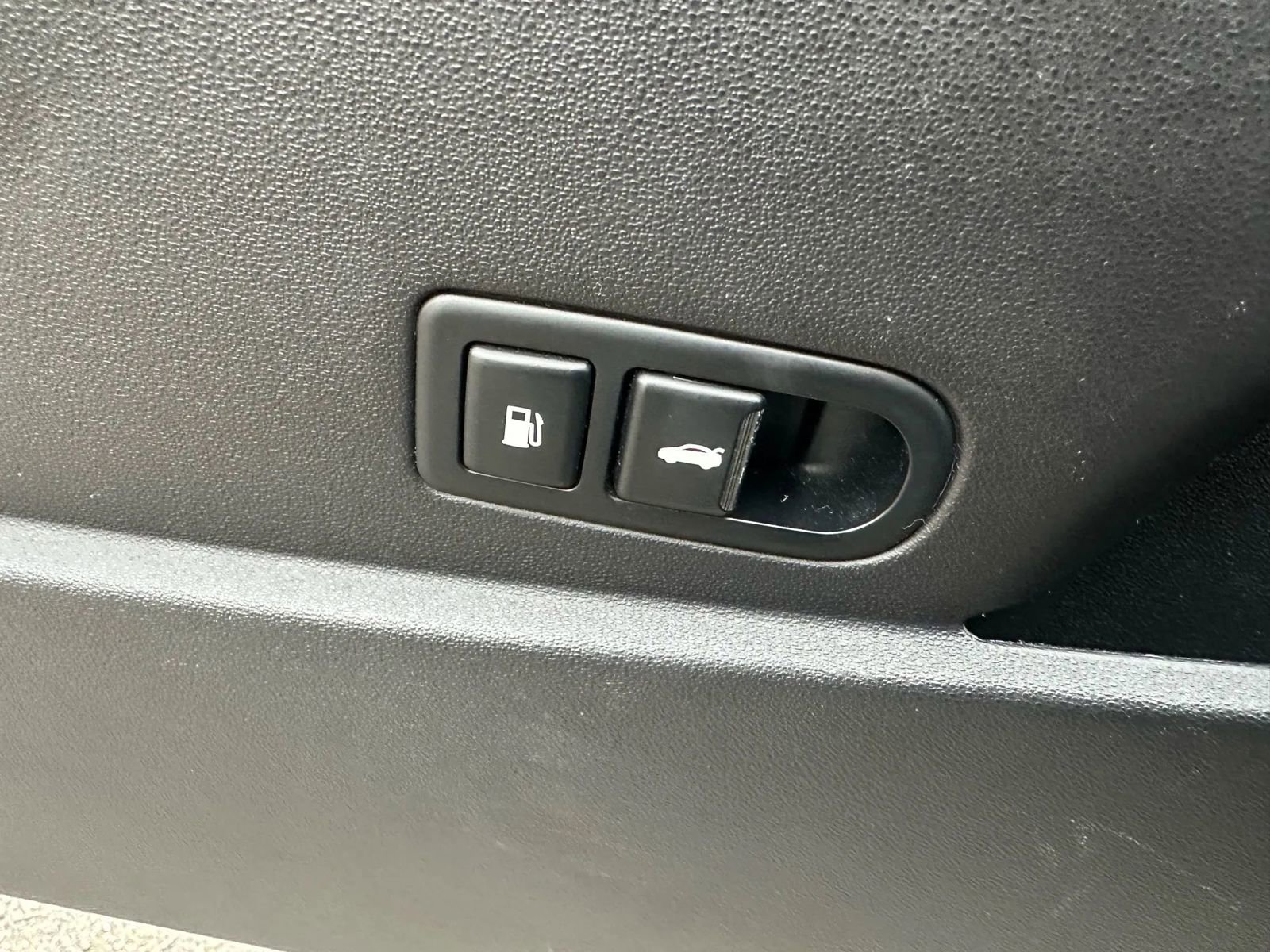 Used 2013 Hyundai Genesis 2.0T image 30