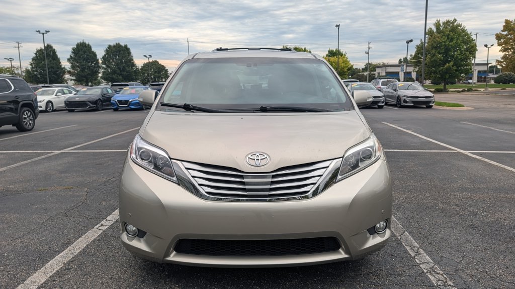 Used 2015 Toyota Sienna Limited Premium w/ Advanced Technology Package FWD image 3