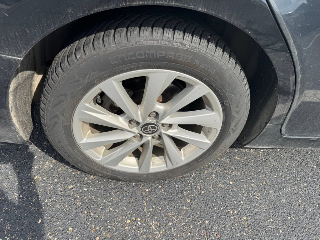 Used 2023 Toyota Camry LE FWD image 4
