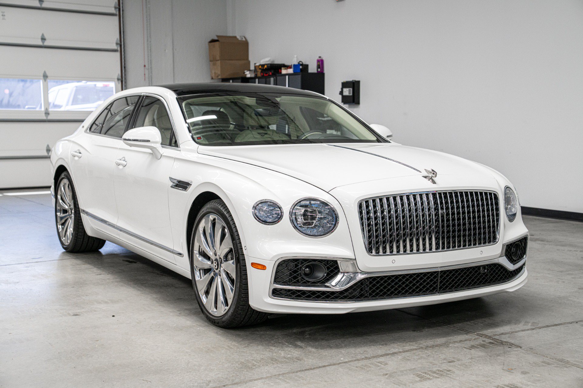 Used 2024 Bentley Flying Spur V8 AWD/4WD image 3