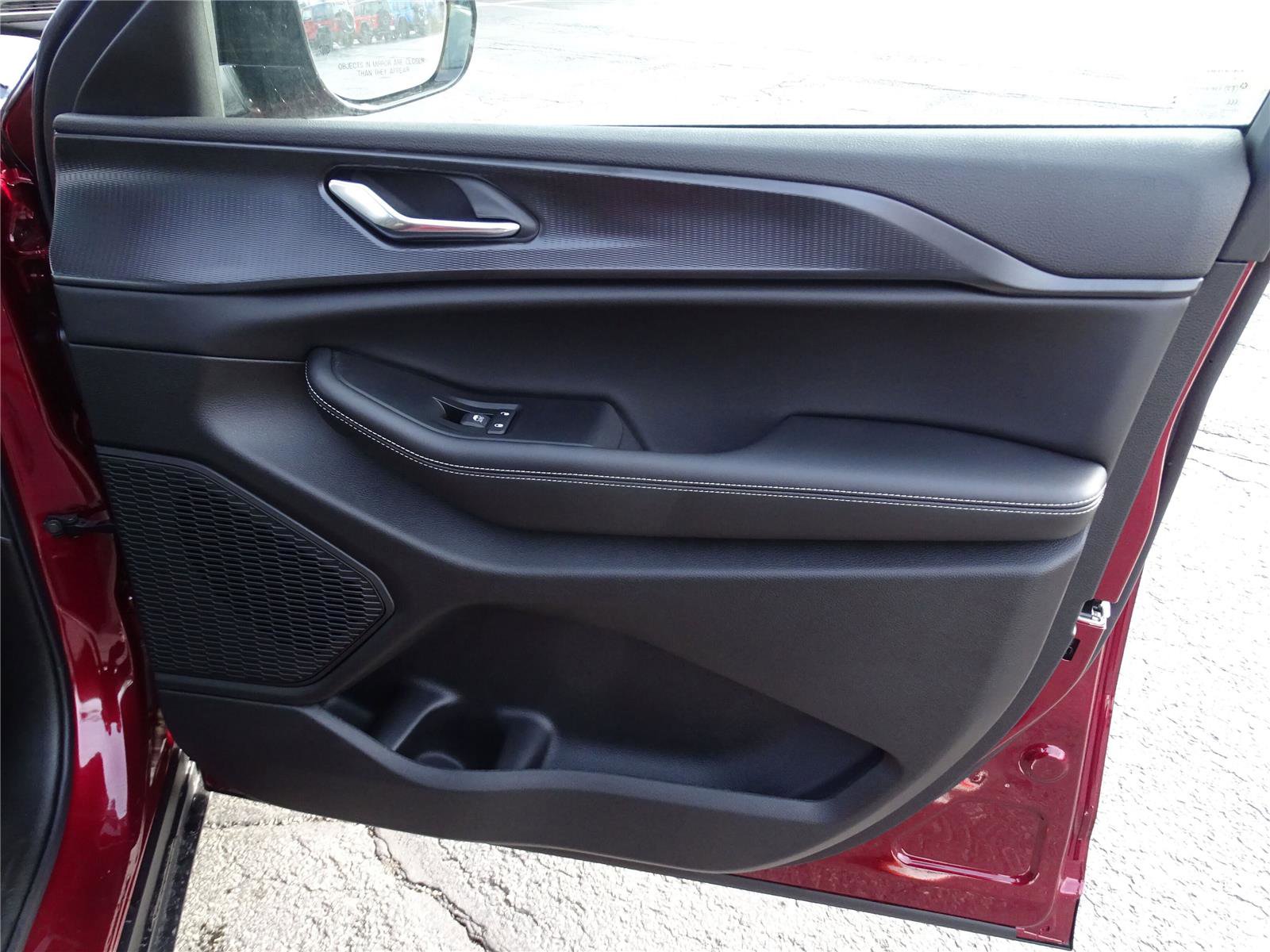 Used 2025 Jeep Grand Cherokee L Altitude image 6