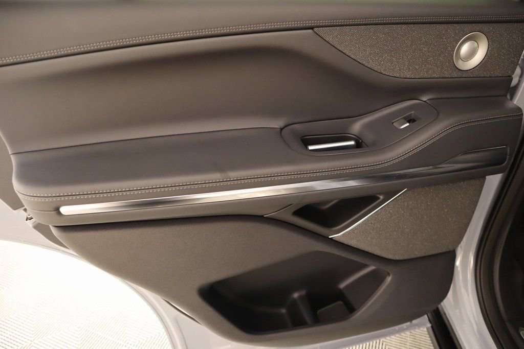 New 2025 Lincoln Navigator Reserve image 18